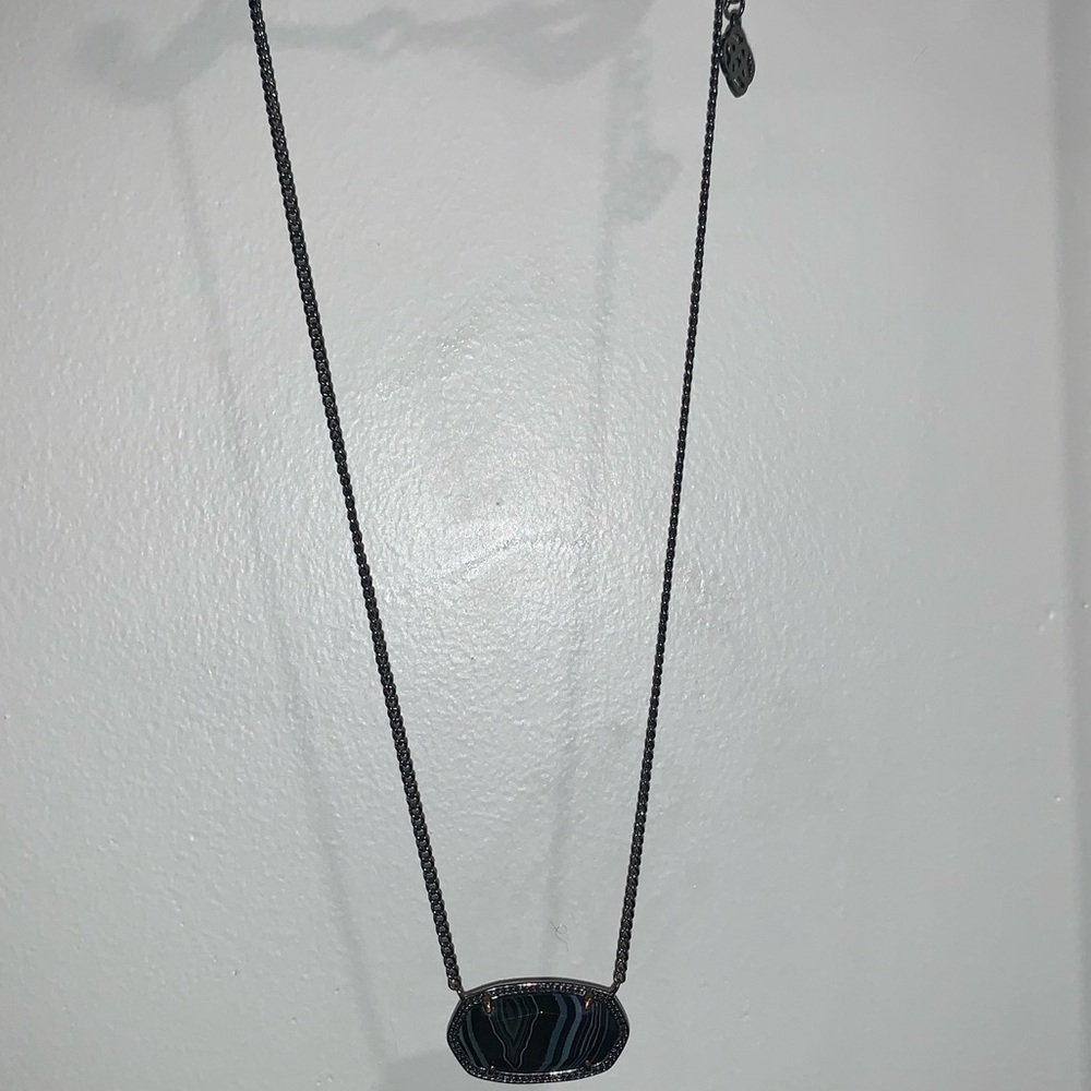 Large Kendra Scott Pendant Necklace